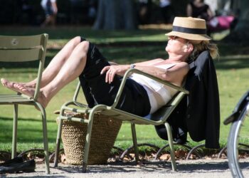 Unlocking the Secrets to Achieving Deep, Restorative Sleep: Strategies for a Rejuvenated Mind and Body